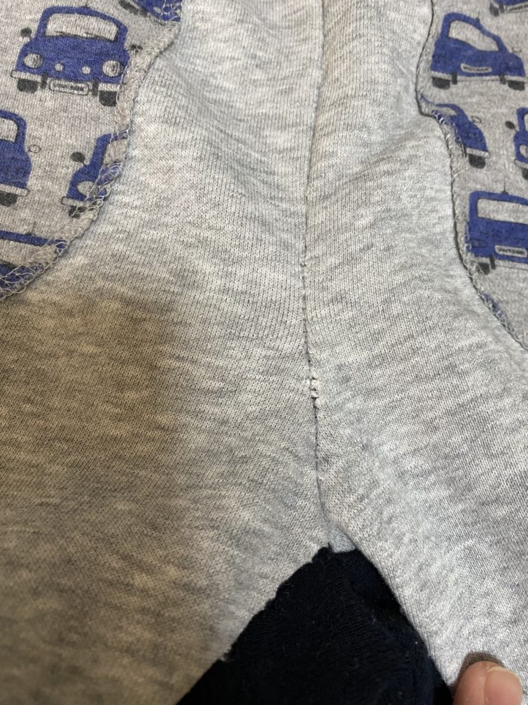 ロックミシン
ニット