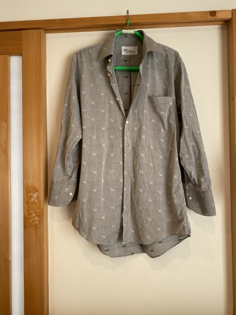 解体前のワイシャツ