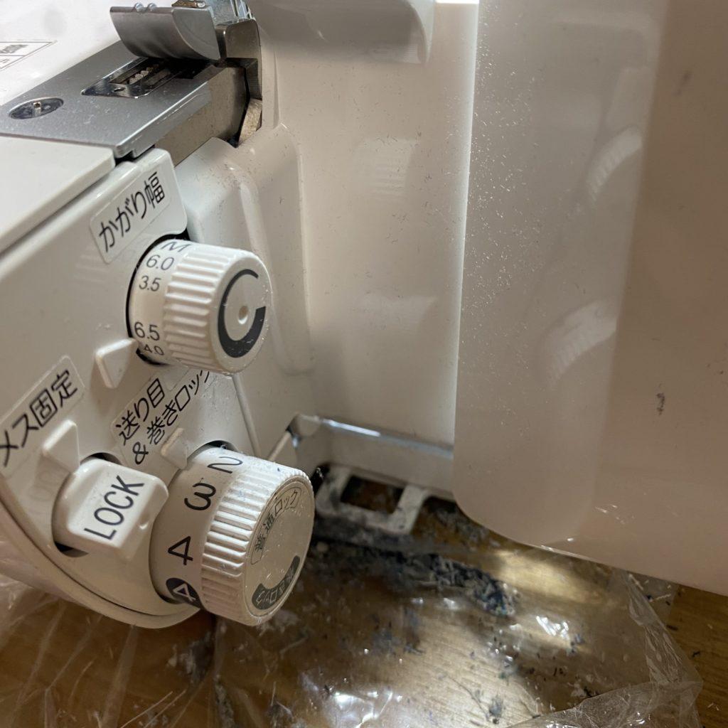 糸取物語
ロックミシン
ニットソーイング