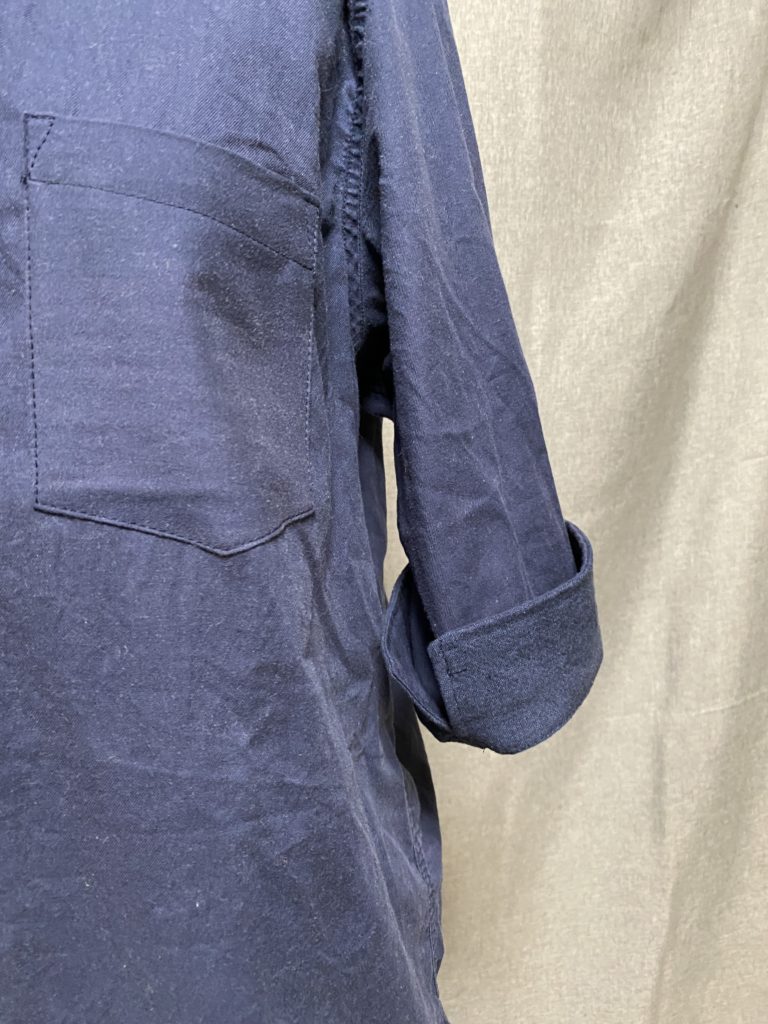 スリット　袖口